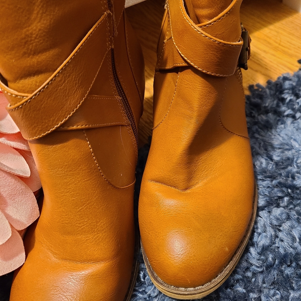 Camel ankle booties